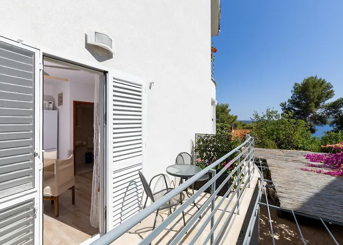 Διαμέρισμα With Parking Space Zavala, Hvar - 8710
